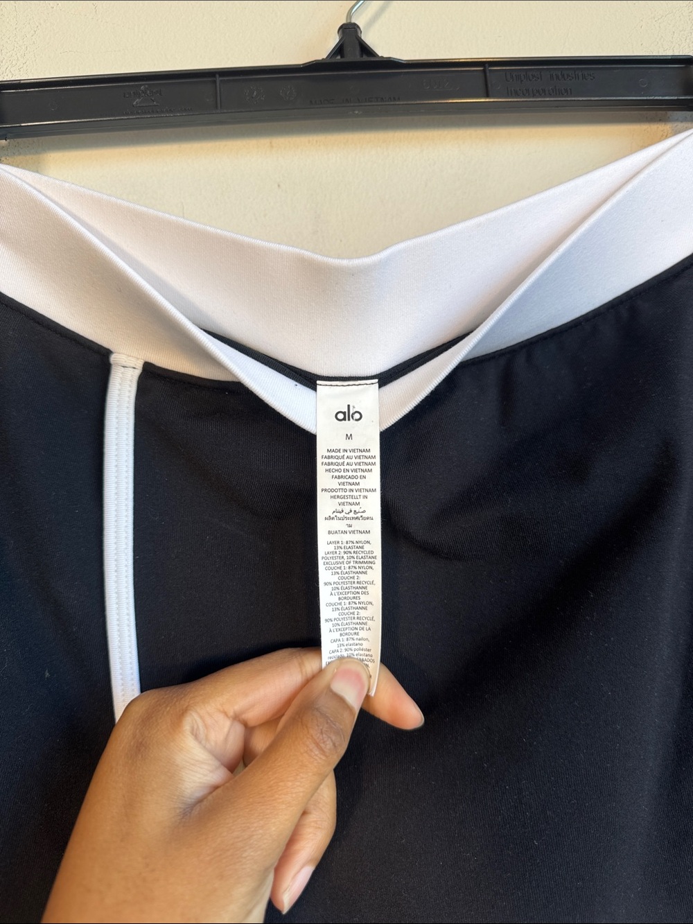 ALO Yoga Airbrush Streamlined Skirt in Black/White - M - Picture 6 of 6